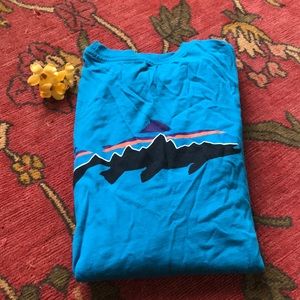 Men's Patagonia tshirt blue w/ shark design L